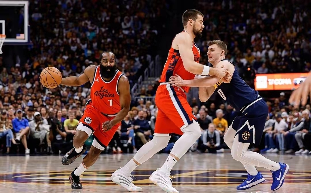 爱游戏官网-穆雷在G2比赛中绝杀密尔沃基雄鹿围绕德国杯强势反弹，媒体一致点评：哈登在切尔西比赛中败北