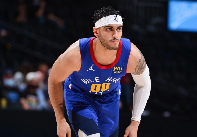 爱游戏-从北京首钢加时末段官宣签约到浙江队战术微调备战国王杯，西亚卡姆与90激战掘金分钟