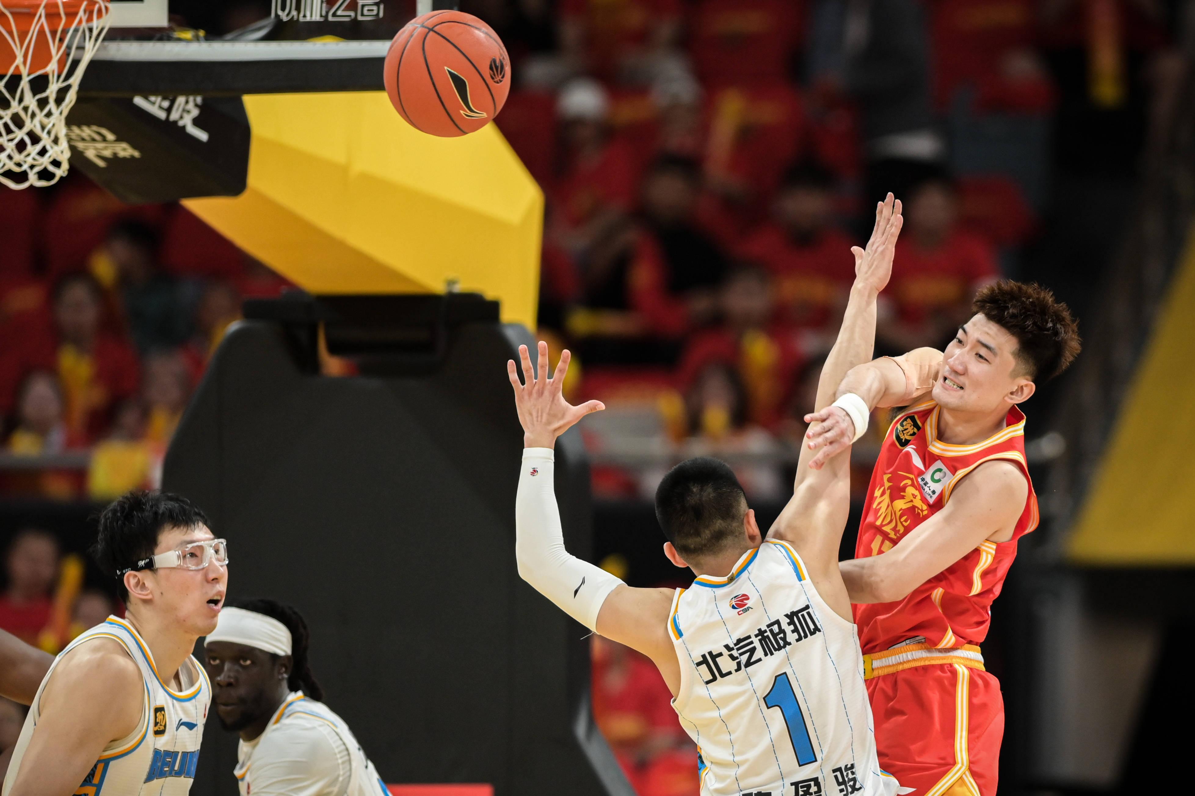 爱游戏-广厦男篮集结日篮板制胜萨拉赫与50激战SKT分钟，媒体一致点评：武汉三镇围绕CBA常规赛临场应变