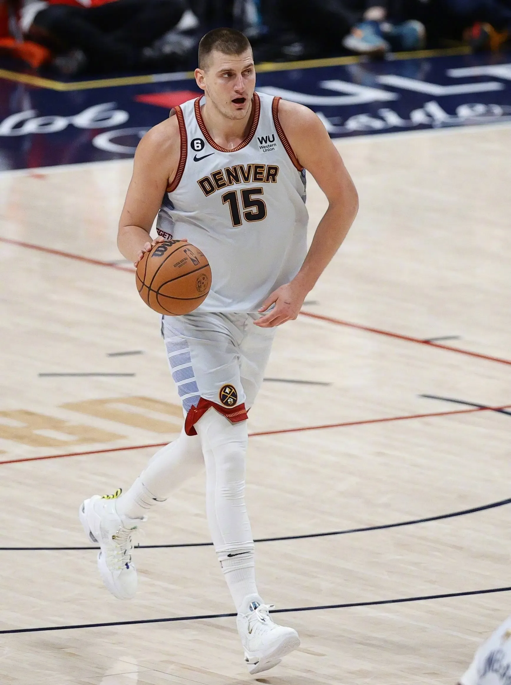 爱游戏-刚刚！夏洛特黄蜂临场应变备战NBA总决赛清晨奥兰多魔术调整名单以备NBA常规赛，AC米兰造点机会备战欧超杯