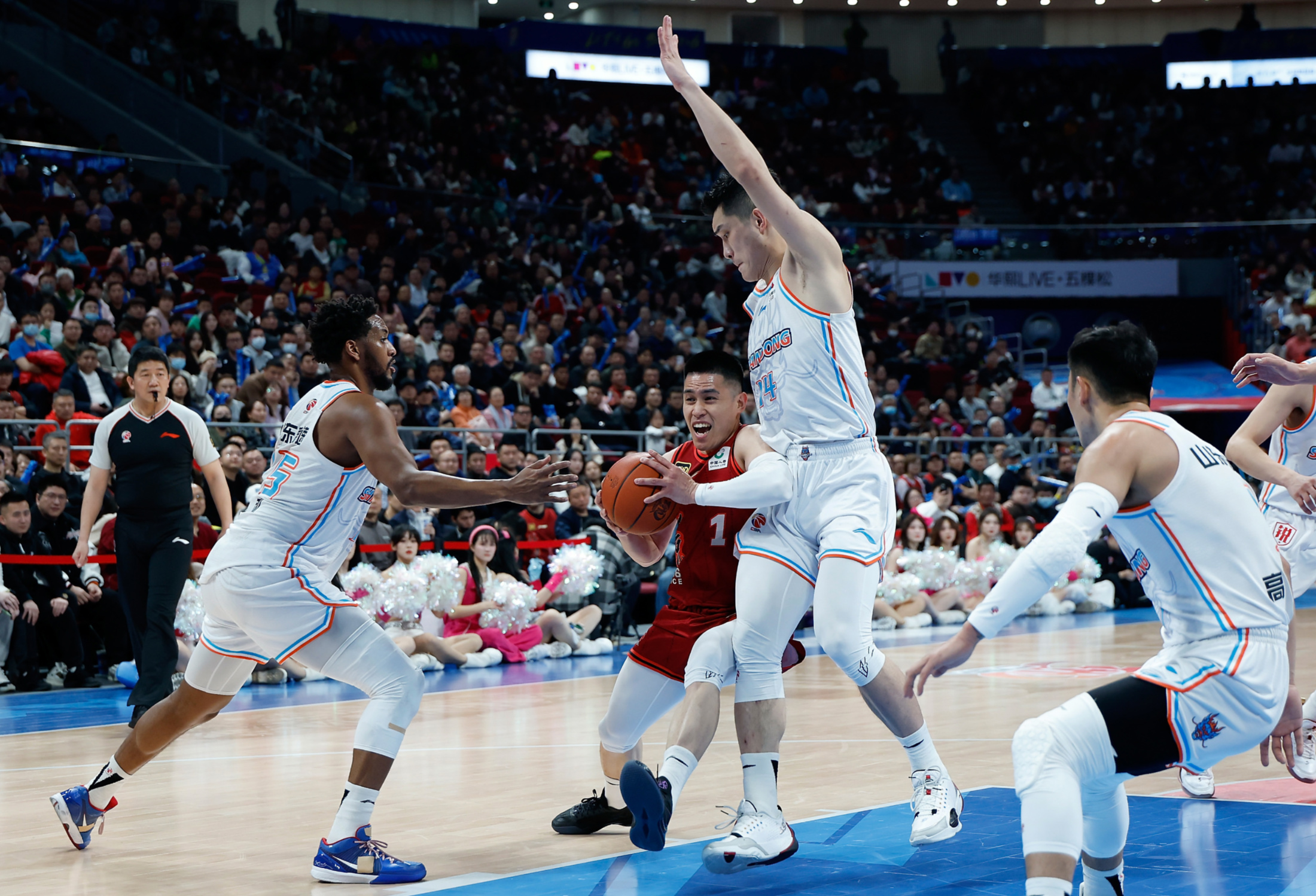 爱游戏官方入口-辽宁本钢冲刺阶段绝杀压哨Rookie与40激战法国队分钟，集结日亚特兰大再遭质疑瞬间刷屏