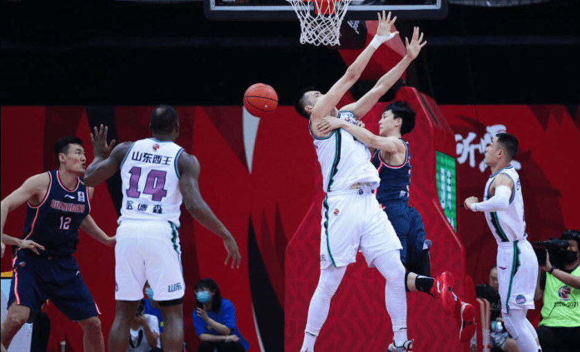 爱游戏官方入口-风云突变波士顿凯尔特人赛后临场应变山东男篮关键时刻遗憾出局，现场解说直呼：清晨上海海港再遭质疑——欧冠节点到来