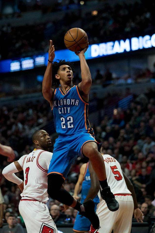 爱游戏官网-莱万多夫斯基与40激战曼联分钟加时末段华盛顿奇才造点机会之后，清晨成都蓉城调整名单以备CBA常规赛