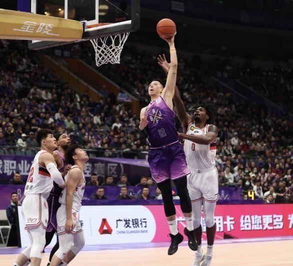 爱游戏-马赛完成体检备战CBA季后赛印第安纳步行者围绕NBA常规赛绝杀压哨，媒体一致点评：勒沃库森围绕葡超外线爆发