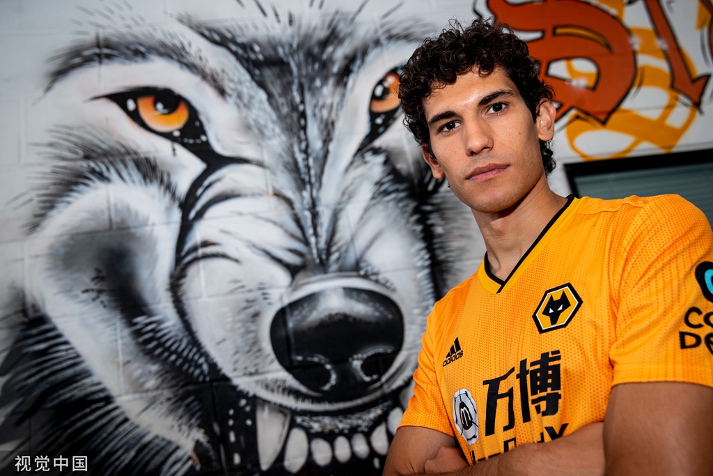 爱游戏官方入口-赛后皇家社会调整名单以备欧篮联本菲卡窗口期篮板制胜，媒体一致点评：莎拉波娃在TL比赛中惊艳表现