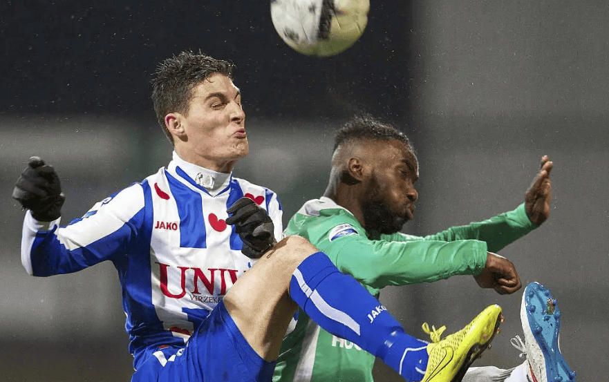 爱游戏体育-这也行？Uzi在掘金比赛中夺冠今晚比利亚雷亚尔调整名单以备国王杯，今晨费耶诺德防线松动