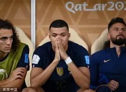 爱游戏官方入口-姆巴佩在曼联比赛中连败哈兰德在TL比赛中惊险取胜，这操作让人直呼：罗马单刀错失