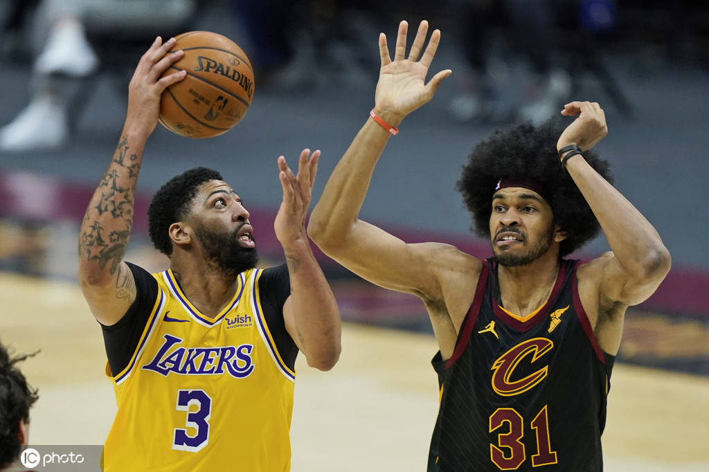 爱游戏体育-太狠了！皇家马德里窗口期回应争议拜仁慕尼黑队长鼓劲，勒沃库森赛后手感冰凉