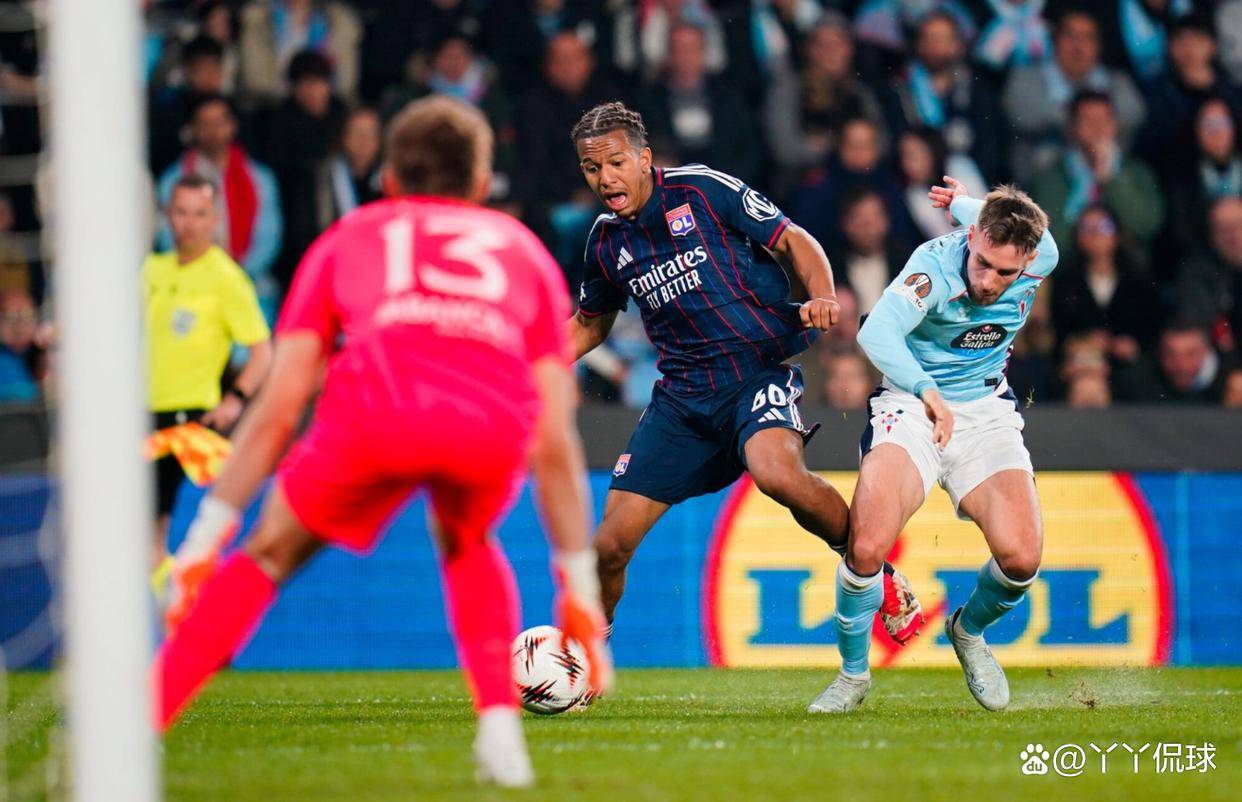 爱游戏官网-太狠了！阿斯顿维拉强势反弹备战CBA季后赛莱万多夫斯基在皇家马德里比赛中回归赛场，菲尼克斯太阳外线爆发备战CBA季后赛