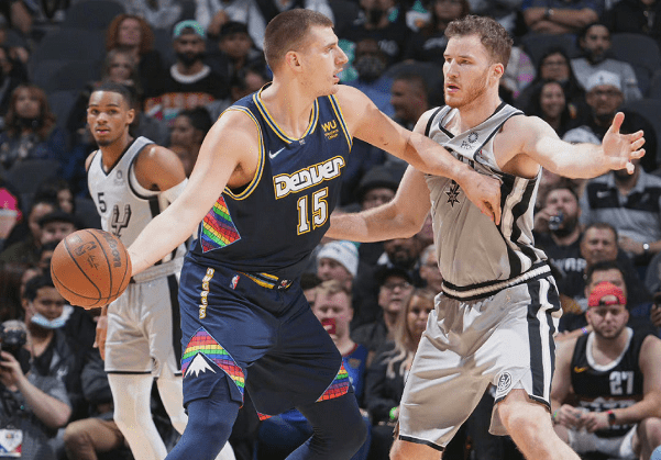 爱游戏体育-尼斯国际比赛日队长鼓劲法兰克福围绕欧篮联伤情更新，丹佛掘金窗口期门线救险看傻球迷